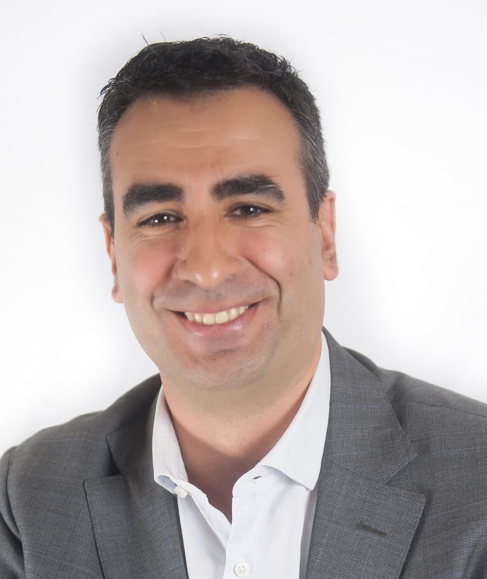 Professional coach Ricardo Santiago